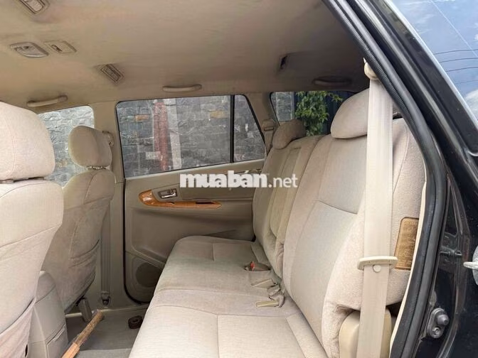 Toyota innova 2011 bản G