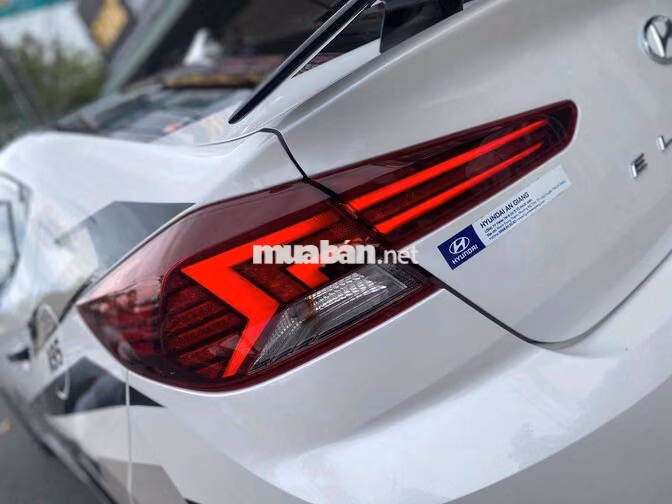 Hyundai Elantra 2.0 Sport 2020 Trắng Việt Nam