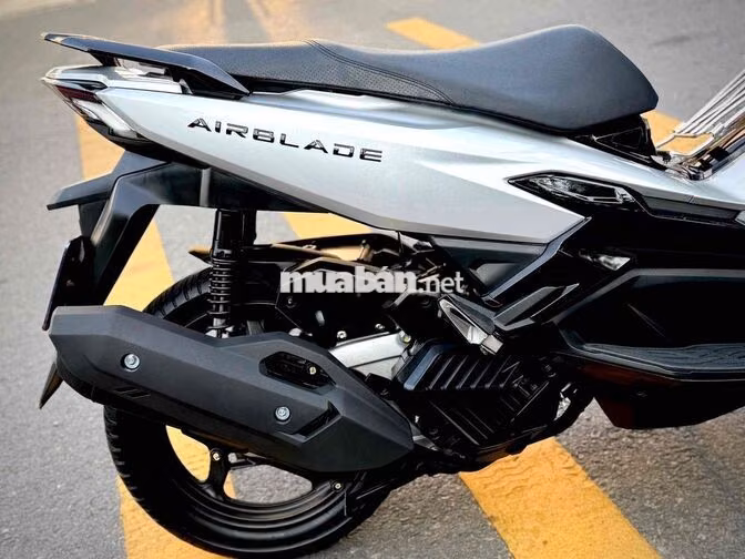 Airblade 125 mẫu 2025 Bạc Porsche đi 7.000km bstp