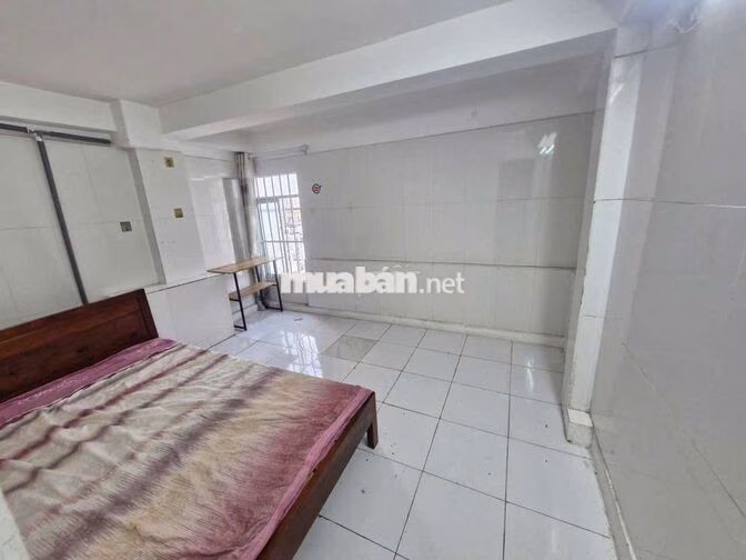 Phòng trong nhà mặt tiền, 18 - 20m2, sạch đẹp mát mẻ