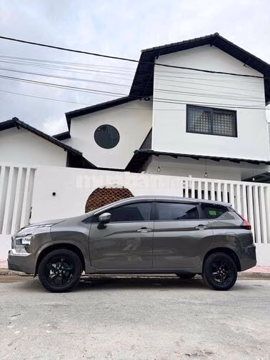 Mitsubishi Xpander Xám Tự động 3000 km