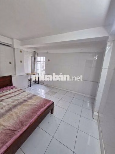 Phòng trong nhà mặt tiền, 18 - 20m2, sạch đẹp mát mẻ
