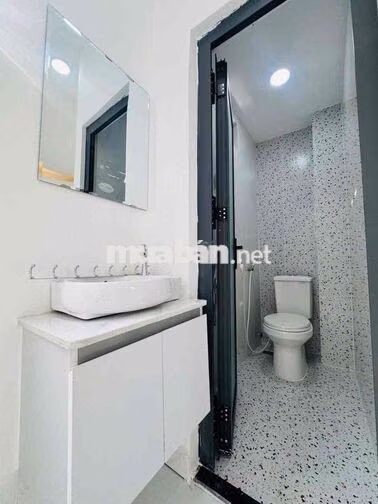 KHAI TRƯỜNG NHÀ NGUYÊN CĂN CHO THUÊ hai nhà vệ sinh GẦN CẦU CHỮ Y