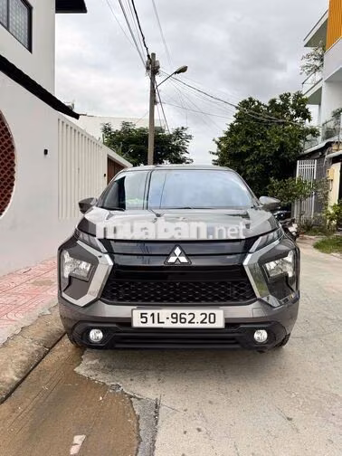 Mitsubishi Xpander Xám Tự động 3000 km