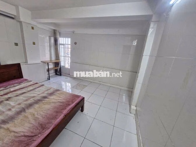 Phòng trong nhà mặt tiền, 18 - 20m2, sạch đẹp mát mẻ