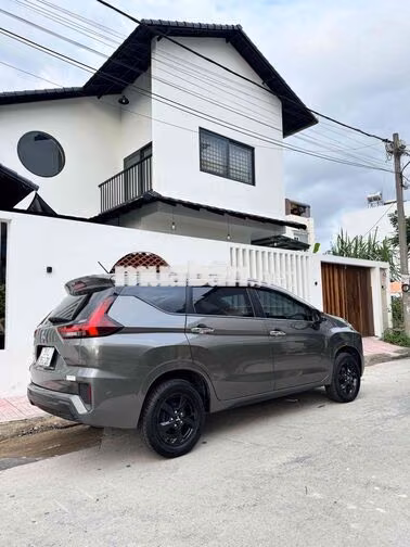 Mitsubishi Xpander Xám Tự động 3000 km