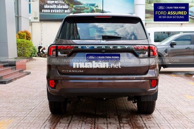 Ford Everest 2024 4x2 Titanium Nâu 8.700 km