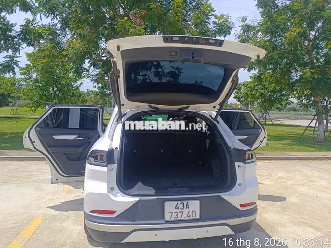 VinFast VF8 PLUS Trắng 26.000 km