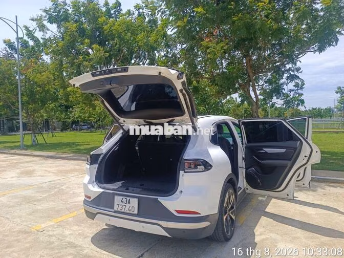 VinFast VF8 PLUS Trắng 26.000 km