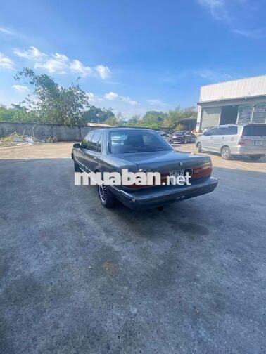 Toyota Cressida Xám