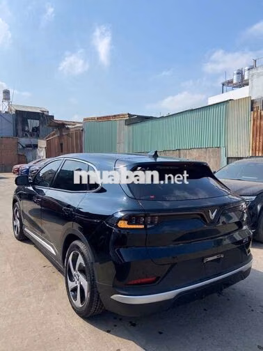 VinFast VF8 ECO 2023 Đen 41000 km