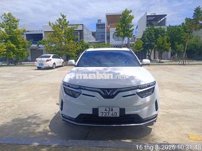 VinFast VF8 PLUS Trắng 26.000 km