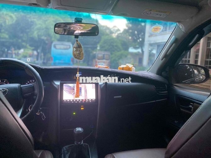 Toyota Fortuner Máy dầu Số sàn 7 chỗ Đen