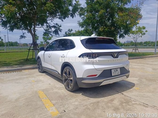 VinFast VF8 PLUS Trắng 26.000 km