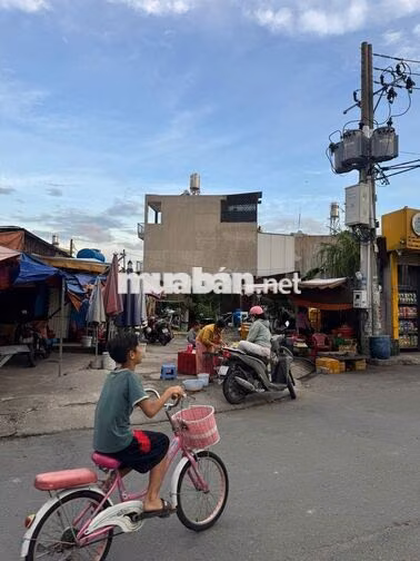 BÁN LÔ ĐẤT THỔ CƯ  MẶT TIỀN ĐƯỜNG NHỰA TRONG chợ ĐÔNG THẠNH.