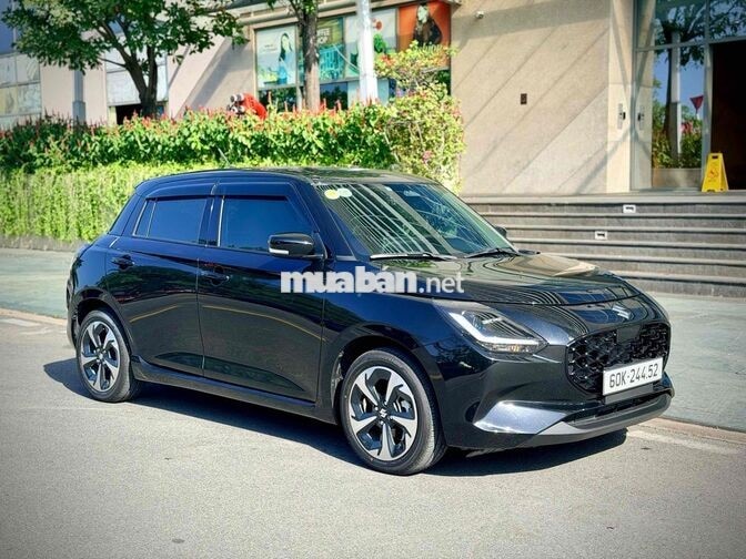 Suzuki Swift Hybrid Sx 11/2025 Odo 3000 km Như Mới