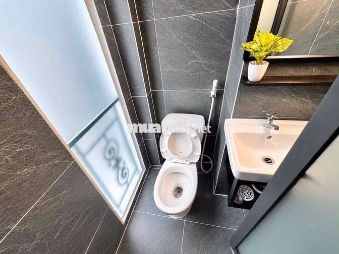 giảm từ 9.5ty nay còn 8.9ty nhà 5 tầng Trần Văn Đang, Q3 bán