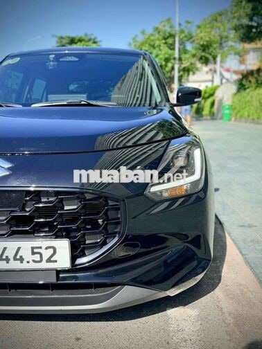 Suzuki Swift Hybrid Sx 11/2025 Odo 3000 km Như Mới