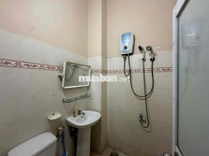 Nguyên Căn Để Ở 3PN 2WC 50m2 3.8x13m Ngay Chợ Tân Định Quận 1