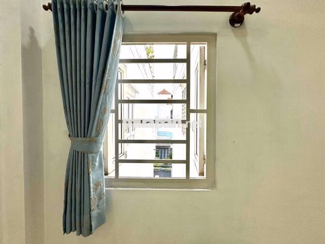 STUDIO CỬA SỔ TRỜI SIÊU THOÁNG - NỘI THẤT CƠ BẢN - NGAY PHAN XÍCH LONG
