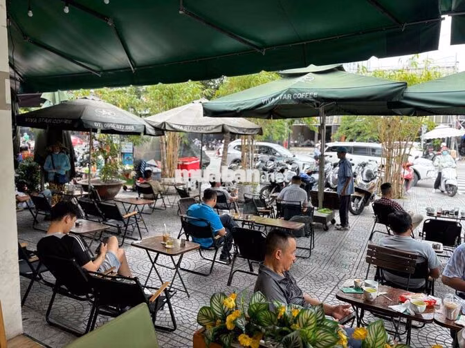 Nhân viên phục vụ cafe sáng/ tối