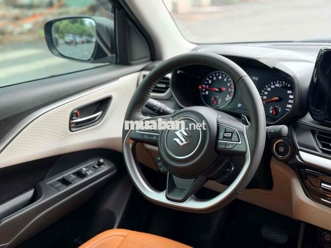 Suzuki Swift Hybrid Sx 11/2025 Odo 3000 km Như Mới