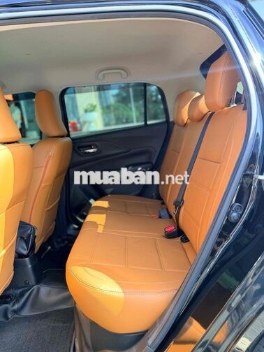 Suzuki Swift Hybrid Sx 11/2025 Odo 3000 km Như Mới