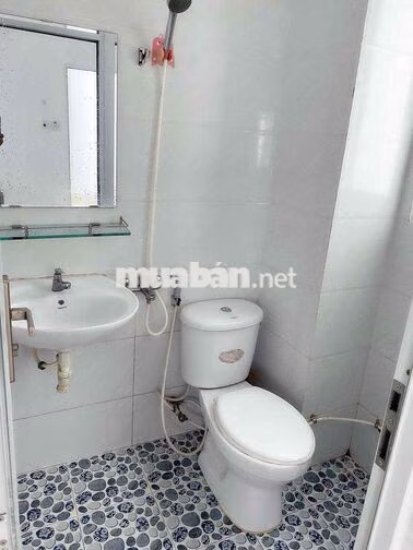 STUDIO CỬA SỔ TRỜI SIÊU THOÁNG - NỘI THẤT CƠ BẢN - NGAY PHAN XÍCH LONG
