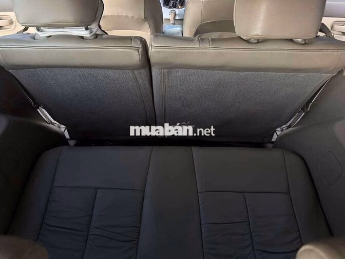 Nissan Livina 2011 Tự động Vàng cát 5 chỗ