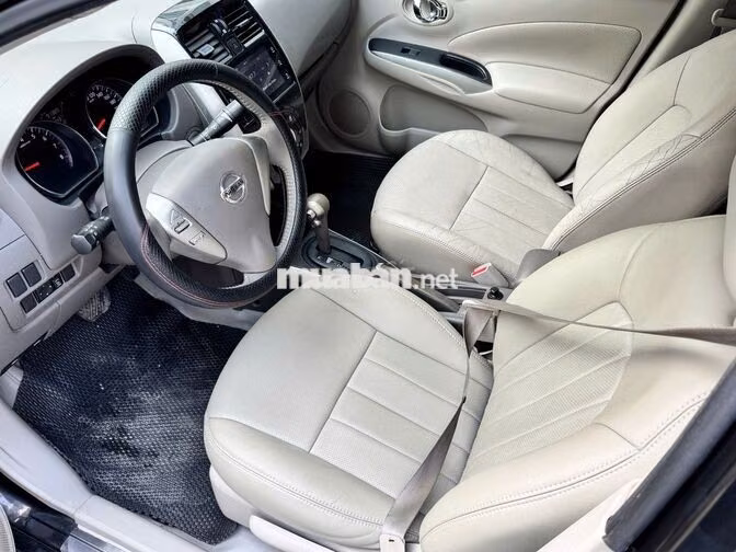 Nissan Sunny Premium 2018 số tự động full