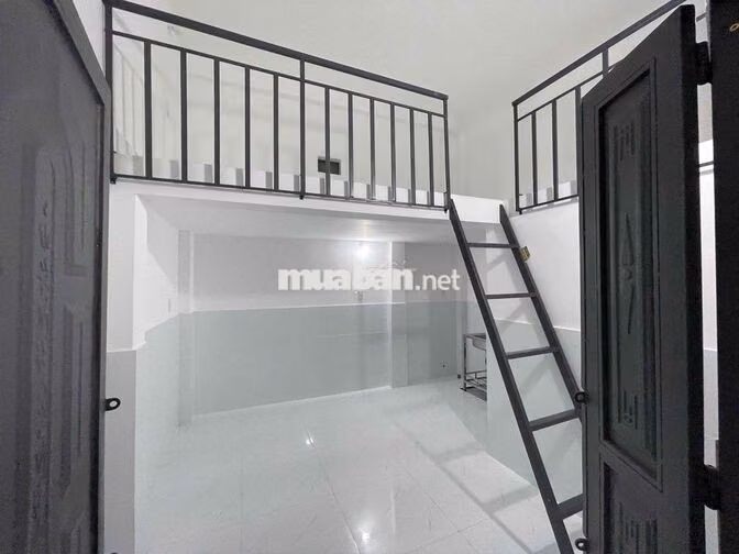 Nhà mới xây, phòng sạch đẹp chưa ai ở