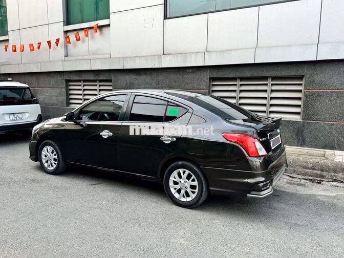 Nissan Sunny Premium 2018 số tự động full