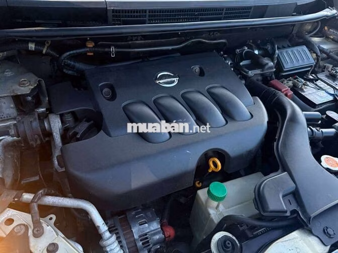 Nissan Livina 2011 Tự động Vàng cát 5 chỗ