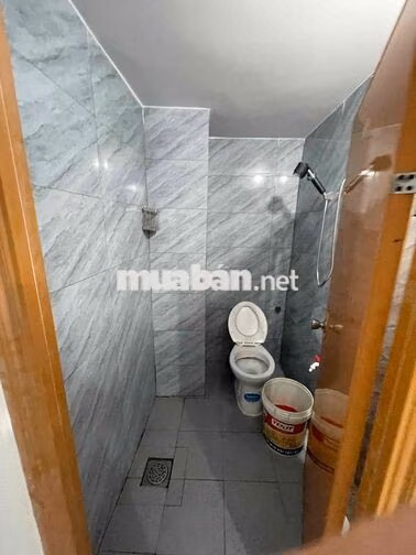 Nhà mới xây, phòng sạch đẹp chưa ai ở