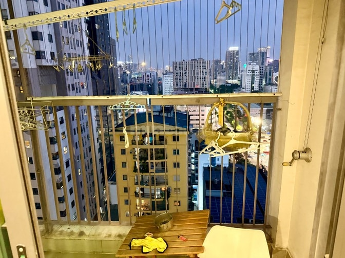 Chính chủ muốn bán căn hộ thoáng mặt tiền , sẵn nhà giao luôn. Giá TL 