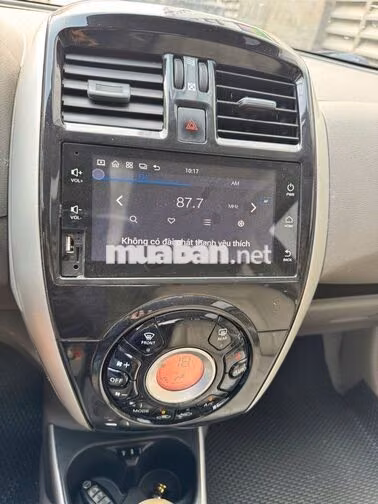 Nissan Sunny Premium 2018 số tự động full