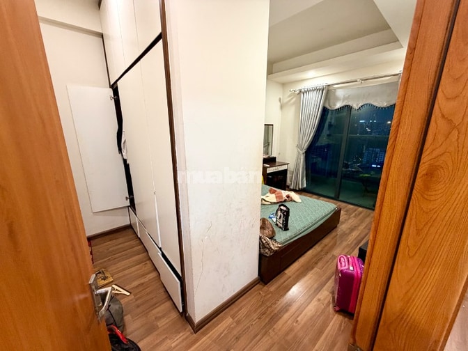 Chính chủ muốn bán căn hộ thoáng mặt tiền , sẵn nhà giao luôn. Giá TL 