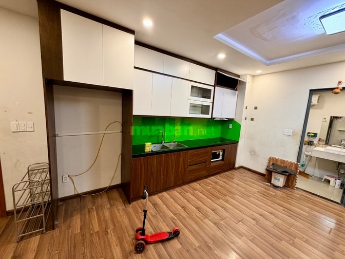Chính chủ muốn bán căn hộ thoáng mặt tiền , sẵn nhà giao luôn. Giá TL 