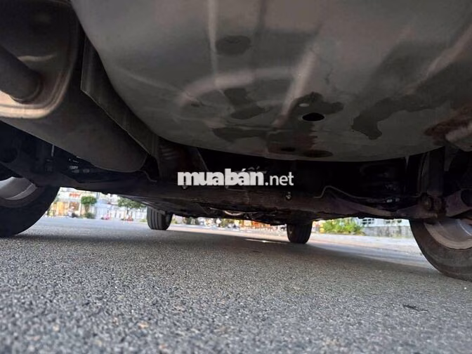 Nissan Livina 2011 Tự động Vàng cát 5 chỗ
