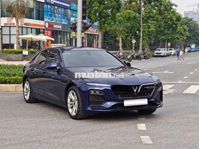 VinFast Lux A 2.0 Tiêu chuẩn 2022 Xanh 70000 Km