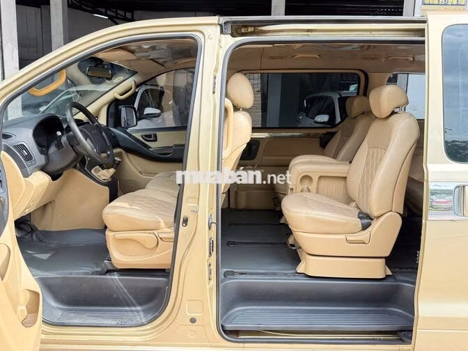 Hyundai Starex 2011 Vàng 23044 km