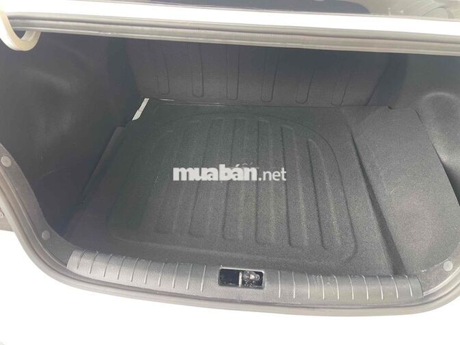 KIA SOLUTO 2019 Trắng Tự động bản cao cấp60.000 km