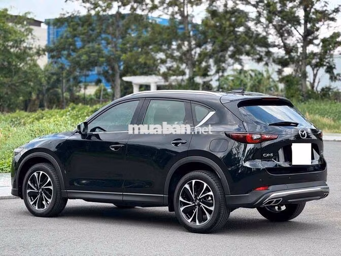 Mazda CX-5 Luxury 2023 4.000 km Đen