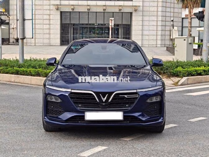 VinFast Lux A 2.0 Tiêu chuẩn 2022 Xanh 70000 Km