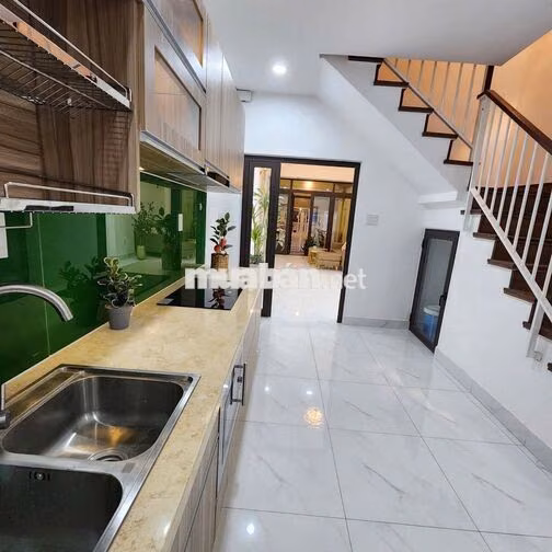 Cho thuê nhà mới Ngô Tất Tố, 3 tầng 4pn3wc, 4 x 20m, hxh