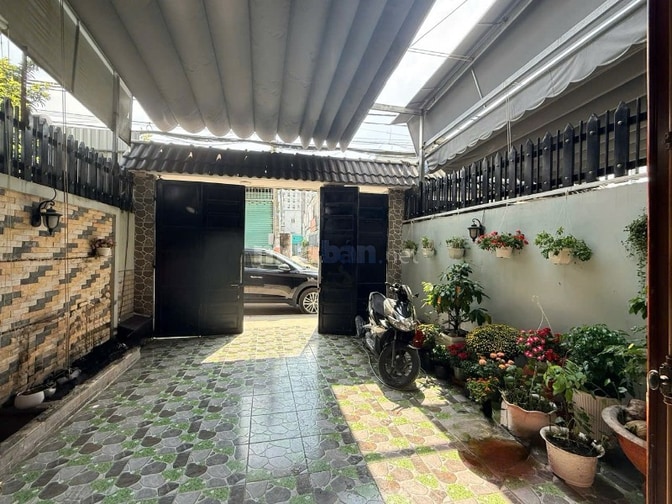 Bán nhà mặt phố Thạnh Lộc 16, 8,9 tỷ, DT: 126m2