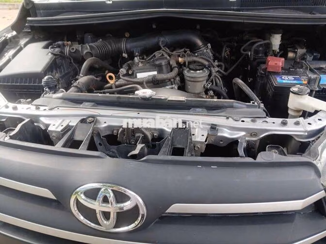 Toyota Innova 2016E Số sàn Bạc