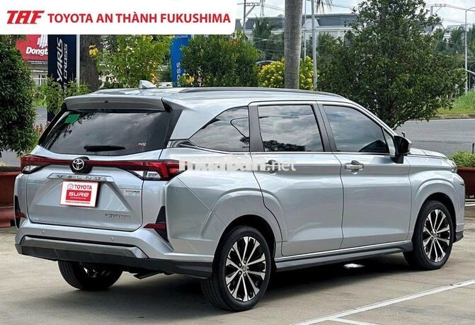 Toyota Veloz Cross Top 2024 Bạc 50.000km