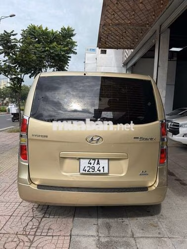 Hyundai Starex 2011 Vàng 23044 km