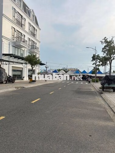 Bán đất chính chủ 200m2 ODT ngay chợ đêm Hà Tiên